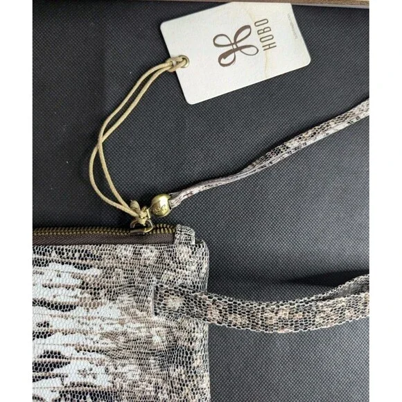 HOBO Wallet, Wristlet, Clutch - Move Lizard Print, NWT - Picture 3 of 7